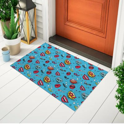 20CA010164 - Tapete De Porta Capacho Divertido Kiss Me mockup