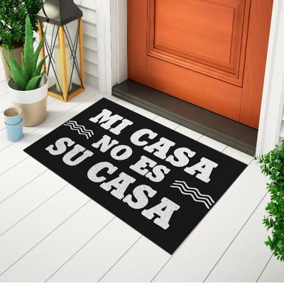 20CA010211 - Tapete De Porta Capacho Divertido Mi Casa No Es Su Casa - mockup